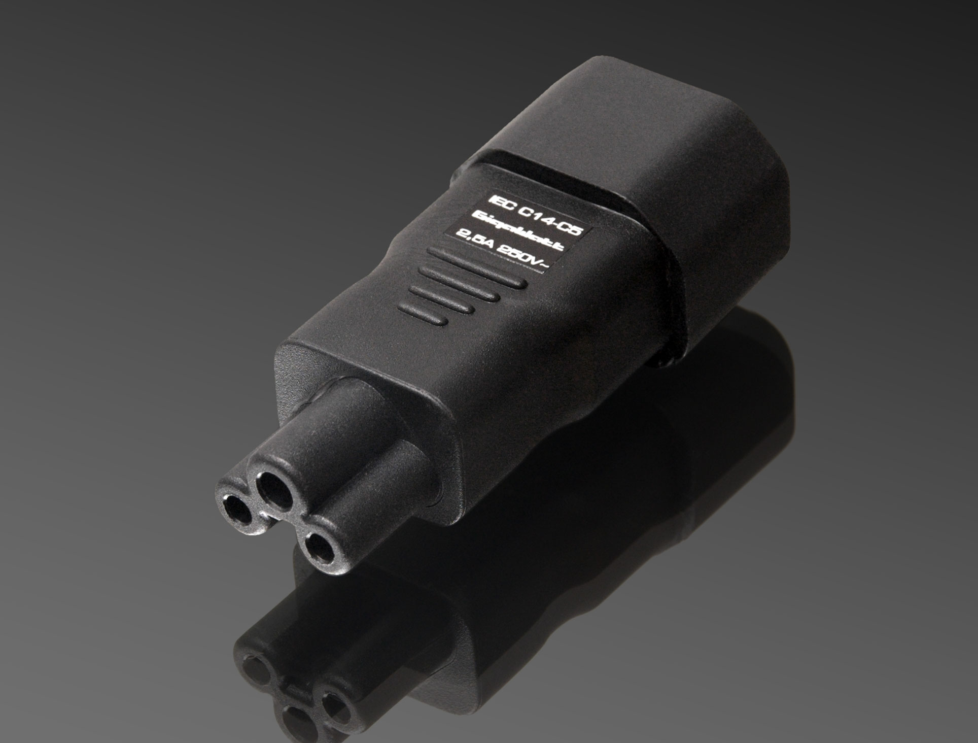 pecho Federal viuda IEC320-C5 Plug Adapter – GigaWatt